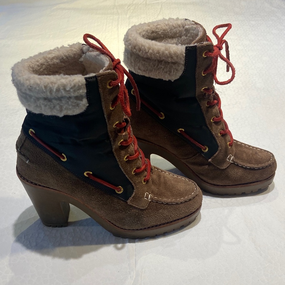 Sperry Brown Suede Boots with Red Laces